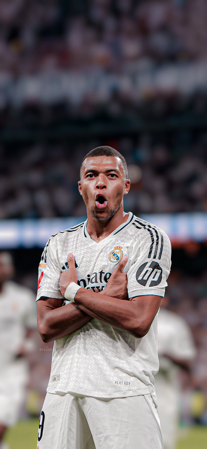 申京连续两场三分球零出手，表现引人关注（申京连续两战未尝三分出手，表现备受关注）