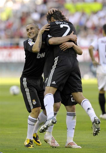 遗憾空砍！布里奇斯三分12中8贡献35分，下半场31分（仍难救主！布里奇斯三分12投8中轰35分，下半场独取31分）