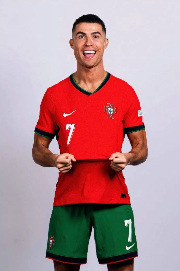 意甲出现一条大鱼！4大豪门开始抢人，年仅26岁4000万欧底价（意甲现大鱼：四大豪门开抢，26岁球员标价至少4000万欧）