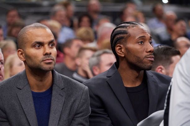 323胜仅次于阿拉贡内斯，西蒙尼成西甲赢球场次第二多的主帅（西蒙尼以323场胜利位居西甲主帅赢球场次第二，仅次于阿拉贡内斯）