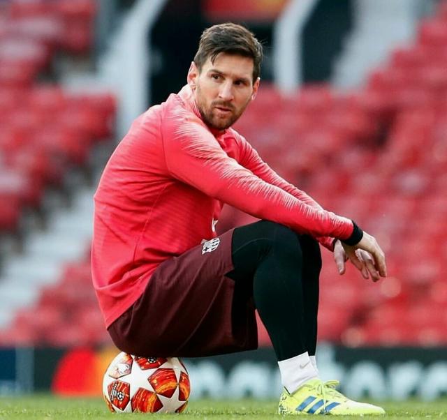 罗体：齐尔克泽想在加斯佩里尼手下踢球，曼联希望纯租借（罗体：齐尔克泽倾向在加斯佩里尼麾下效力，曼联主张纯租借）