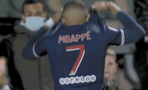 10场7胜，拜仁是击败卡塔尔财团时代巴黎次数并列最多的球队（拜仁10战7胜，对卡塔尔时代巴黎的胜场并列第一）