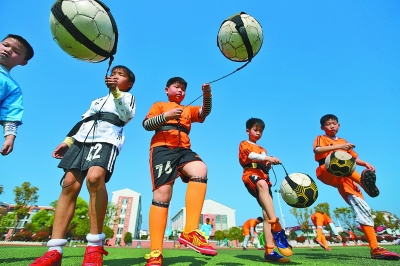 骑士双枪发力！米切尔第16次砍30+，加兰27分10助攻（骑士双核合砍：米切尔赛季第16次30+，加兰27分10助攻）