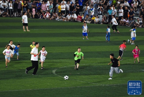 哈登新赛季助攻榜领跑联盟（哈登新季助攻数高居联盟榜首）