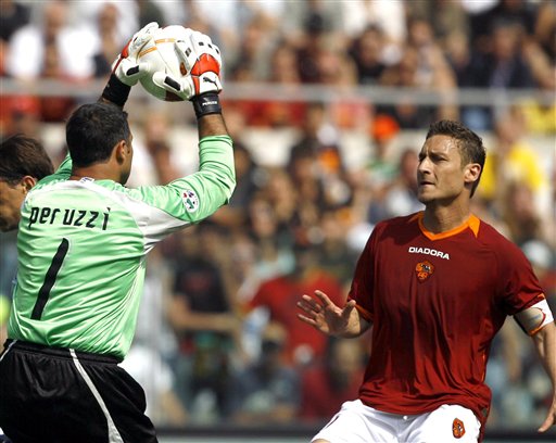 独特的精气神：肯威的足球魅力（与众不同的气质：肯威的足球风采）