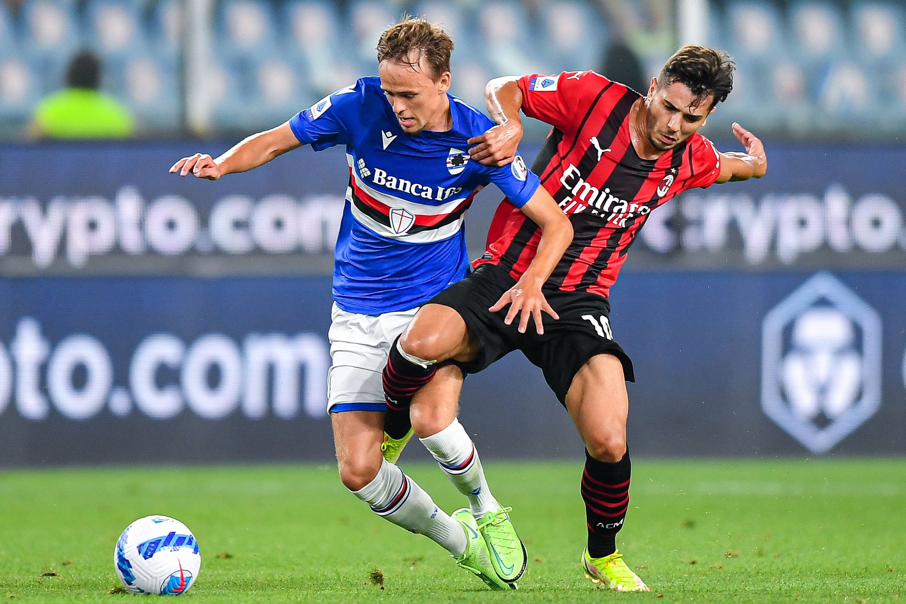 那个拥抱是整场最温暖的画面（全场最暖一幕：那个拥抱）