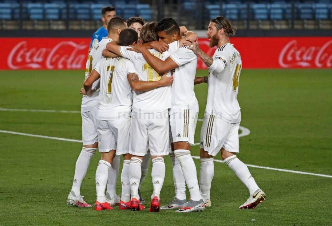 霍芬海姆3-2逆转沃尔夫斯堡，布格尔梅开二度，普罗梅尔传射（霍芬海姆3-2翻盘狼堡：布格尔梅开二度，普罗梅尔传射建功）